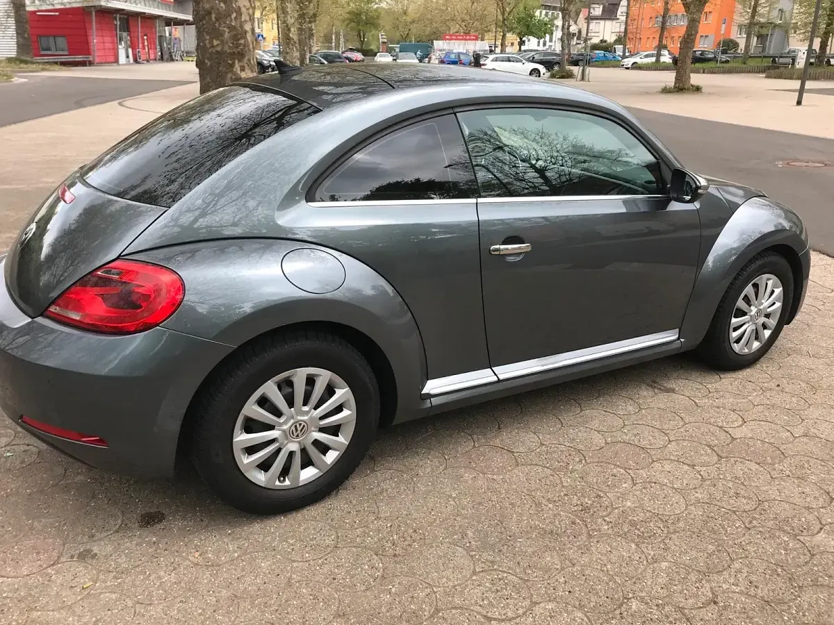 Używany VW Beetle 105 KM (77 kW) 2012 Szary Hatchback