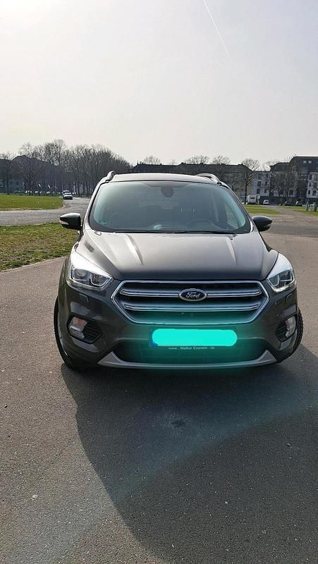 Gebraucht Ford Kuga 120 PS (88 kW) 2018 Braun SUV