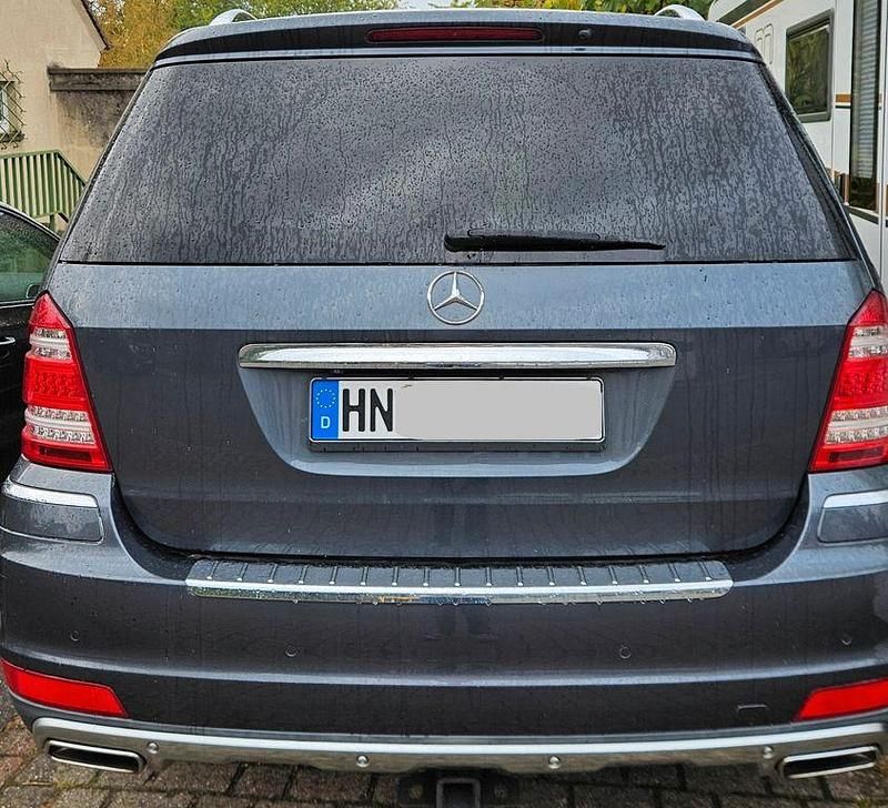 Grau Gebraucht 2012 Mercedes GL350 SUV | 32.000 € - Bild 1/4