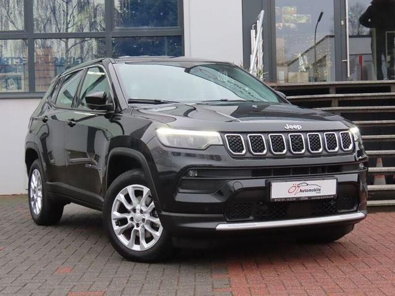 Gebraucht Jeep Compass 131 PS (96 kW) 2024 Schwarz SUV