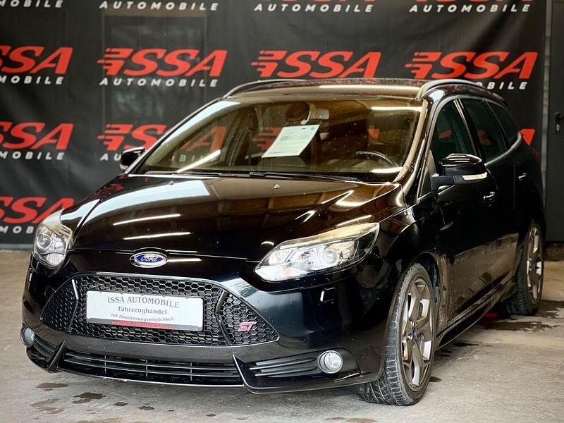 Schwarz Gebraucht 2014 Ford Focus ST Kombi | 10.990 € (Etwas zu teuer) - Bild 1/4