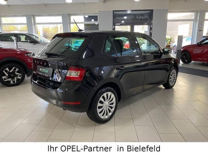 Gebraucht Skoda Fabia Ambition 95 PS (69 kW) 2021 Schwarz Limousine