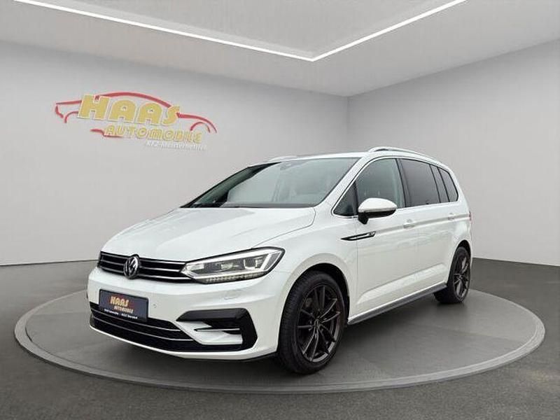 Weiß Gebraucht 2019 VW Touran Highline Van / Kleinbus | 24.790 € - Bild 1/4