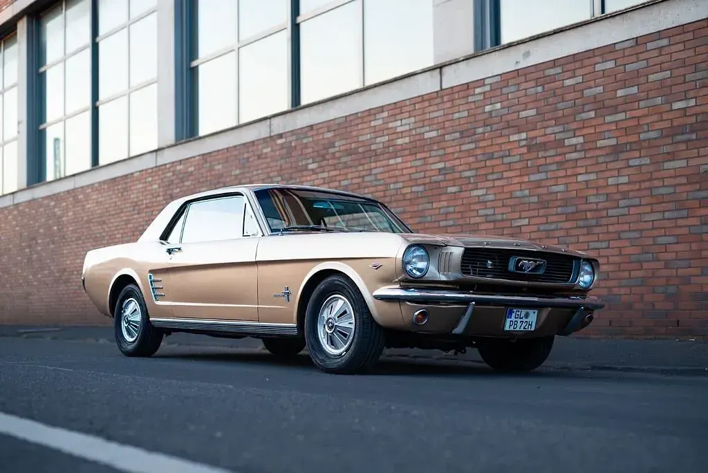 Gebraucht Ford V8 200 PS (147 kW) 1966 Gold Coupé