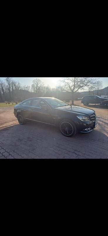 Gebraucht Mercedes C250 205 PS (150 kW) 2012 Schwarz Coupé