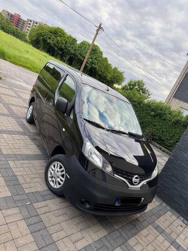 Schwarz Gebraucht 2017 Nissan NV200 Comfort Van | 13.500 € (Etwas zu teuer) - Bild 1/4