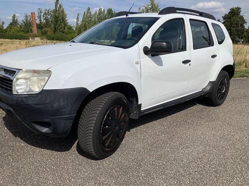 Weiß Gebraucht 2012 Dacia Duster SUV | 3.900 € (Guter Preis) - Bild 1/4
