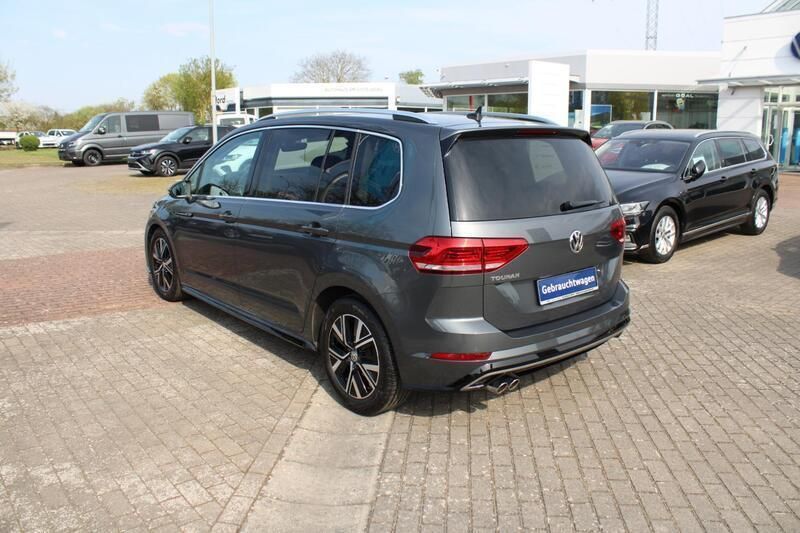 Gebraucht VW Touran Highline 150 PS (110 kW) 2020 Grau Van / Kleinbus