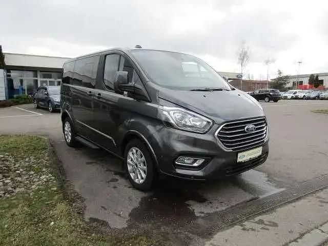 Gebraucht Ford Tourneo Custom Titanium 150 PS (110 kW) 2023 Grau Van