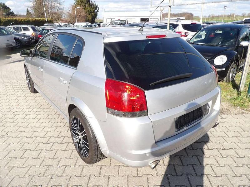 Gebraucht Opel Signum Edition 155 PS (114 kW) 2008 Silber Kleinwagen