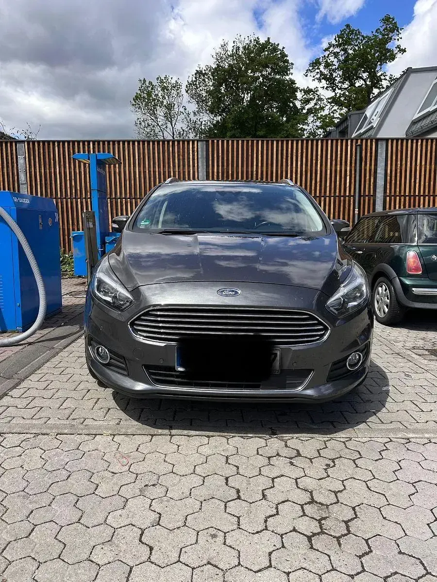 Gebraucht Ford S-MAX Titanium 241 PS (177 kW) 2015 Grau Van / Kleinbus