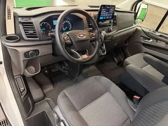 Second-hand Ford Transit Custom 170 CP (125 kW) 2023 Alb Monovolum
