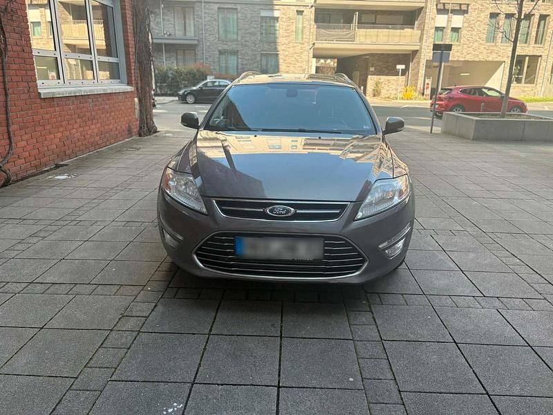 Gebraucht Ford Mondeo Titanium 200 PS (147 kW) 2013 Grau Kombi