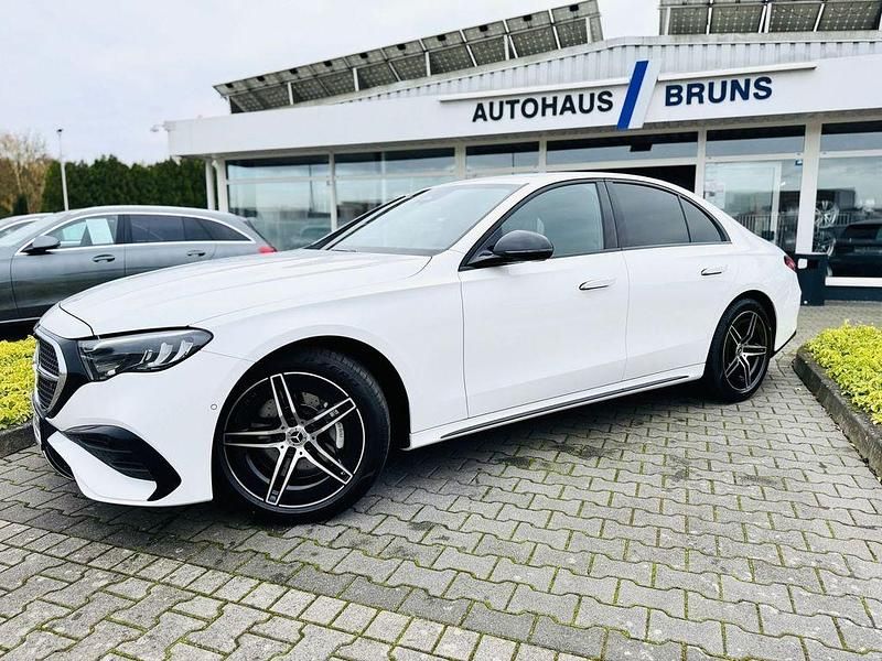 Gebraucht Mercedes E220 AMG 197 PS (144 kW) 2024 Polarweiß Limousine
