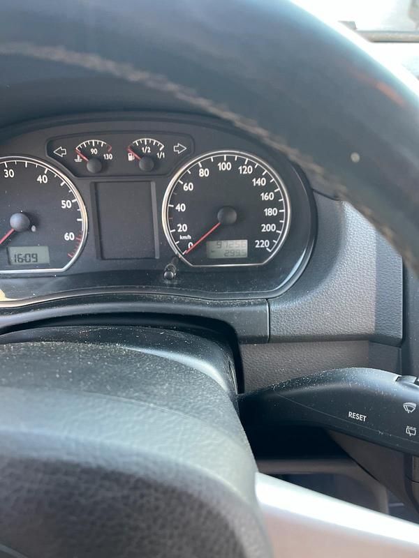 Gebraucht VW Polo 64 PS (47 kW) 2004 Grau Kleinwagen