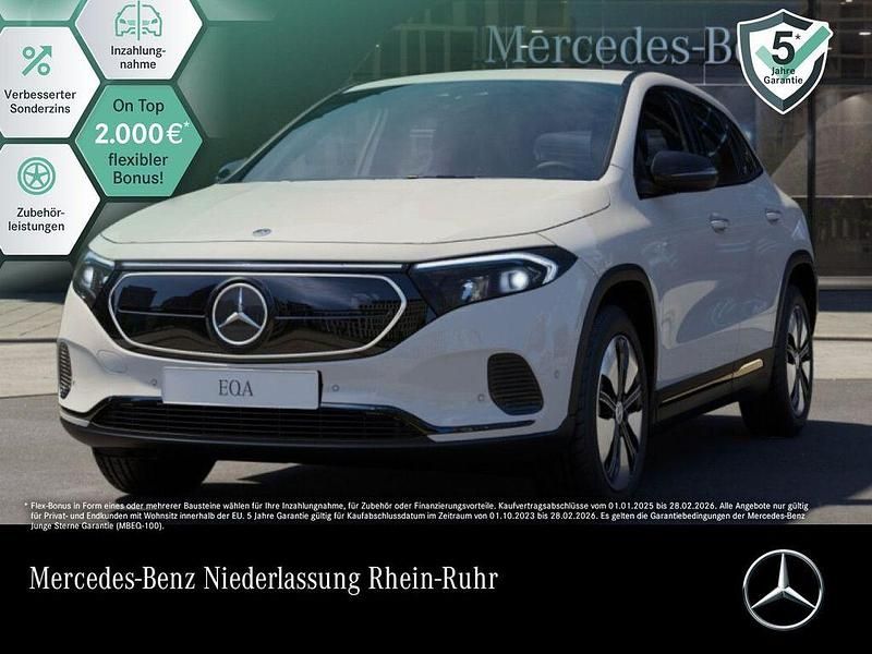 Weiß Gebraucht 2023 Mercedes EQA250+ Advanced Plus SUV | 33.990 € (Fairer Preis) - Bild 1/3