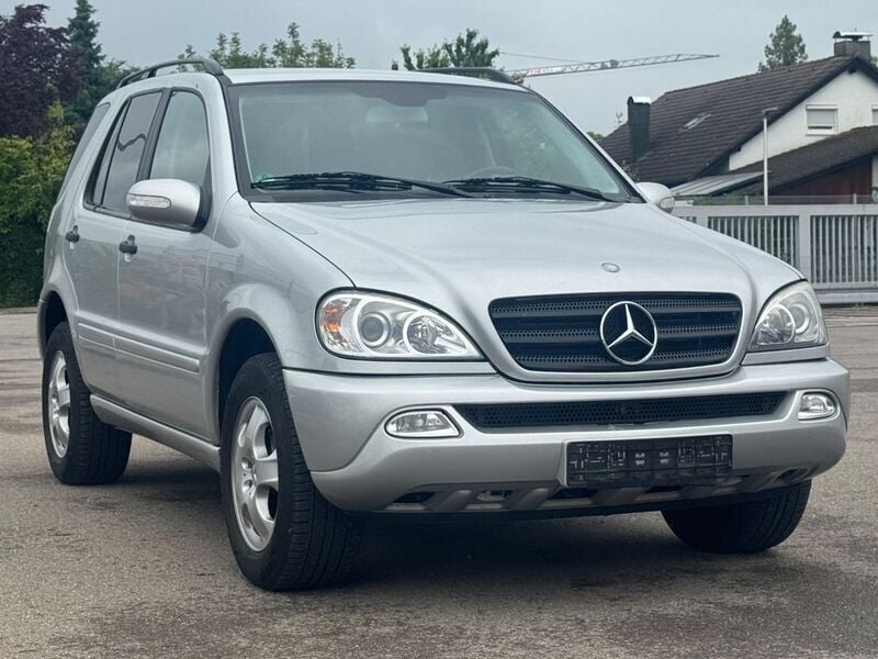 Silber Gebraucht 2002 Mercedes ML270 SUV | 6.890 € (Etwas zu teuer) - Bild 1/4