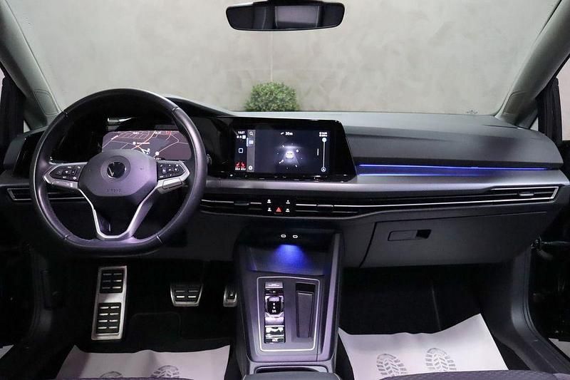 Gebraucht VW Golf VIII Active 116 PS (85 kW) 2022 Schwarz Limousine