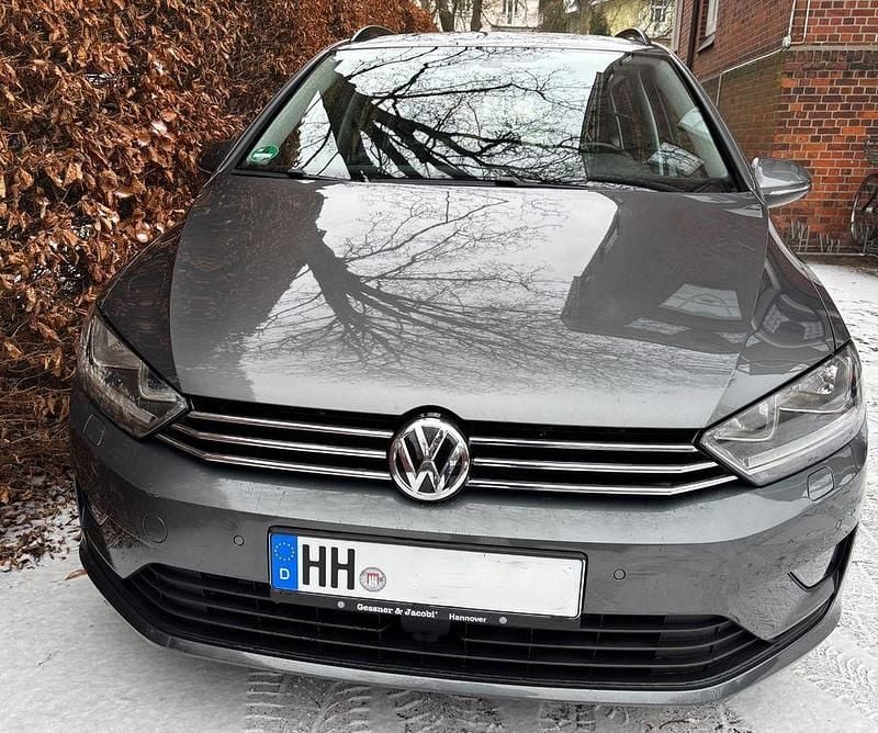 Grau Gebraucht 2017 VW Golf VII Comfortline Limousine | 13.500 € (Superpreis) - Bild 1/4