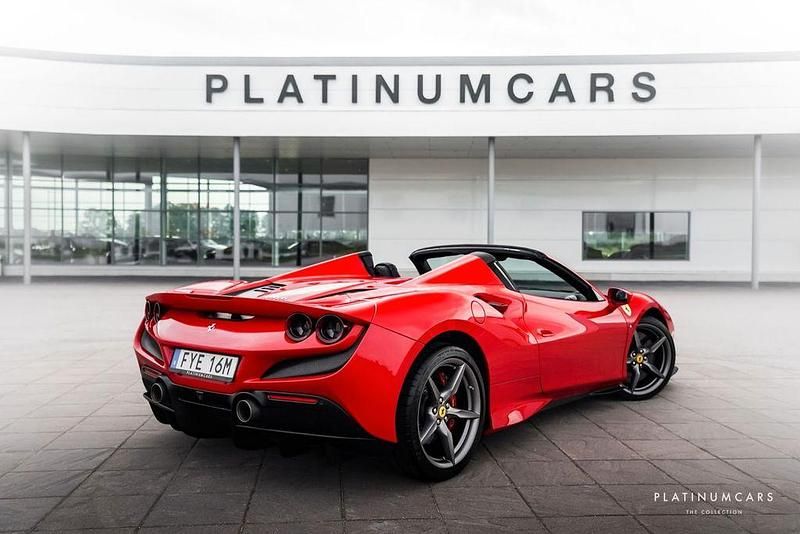Second-hand Ferrari F8 721 CP (530 kW) 2020 Roșu Cabrio