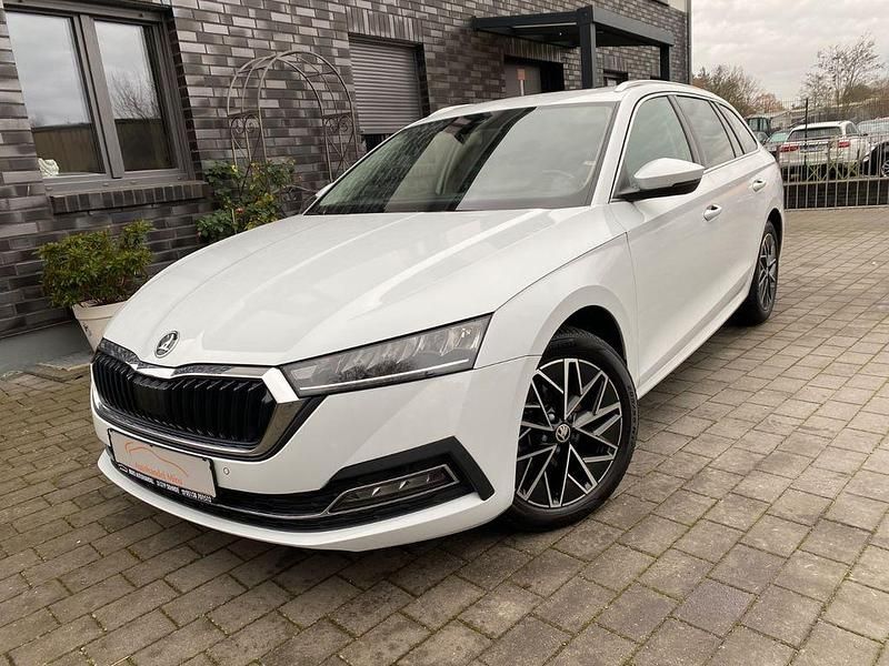 Weiß Gebraucht 2021 Skoda Octavia Style Kombi | 19.999 € (Fairer Preis) - Bild 1/4