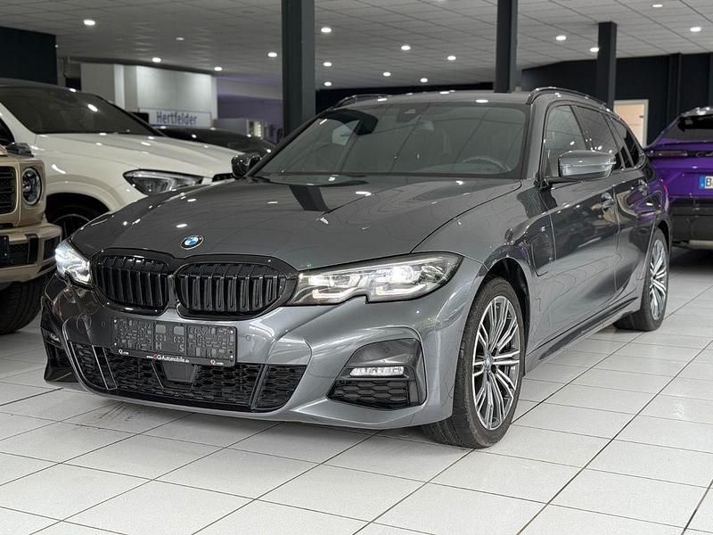 Grau Gebraucht 2021 BMW 330e Shadowline Limousine | 22.900 € (Fairer Preis) - Bild 1/4