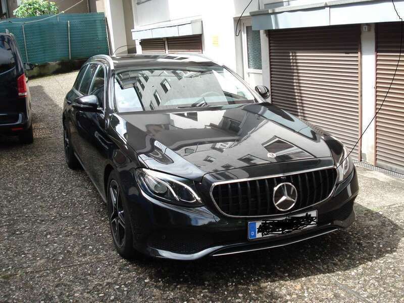 Schwarz Gebraucht 2018 Mercedes E200 Avantgarde Kombi | 27.500 € (Guter Preis) - Bild 1/4