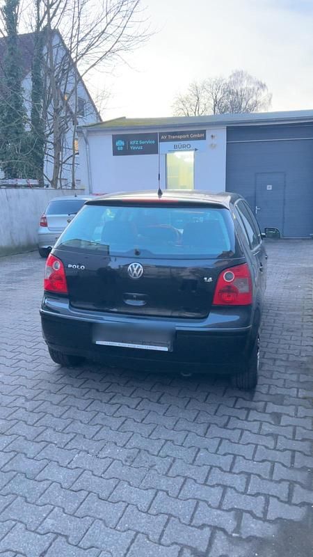 Gebraucht VW Polo Comfortline 75 PS (55 kW) 2004 Schwarz Kleinwagen