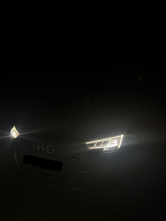 Grau Gebraucht 2018 Audi A4 S-Line Limousine | 22.990 € (Teuer) - Bild 1/4