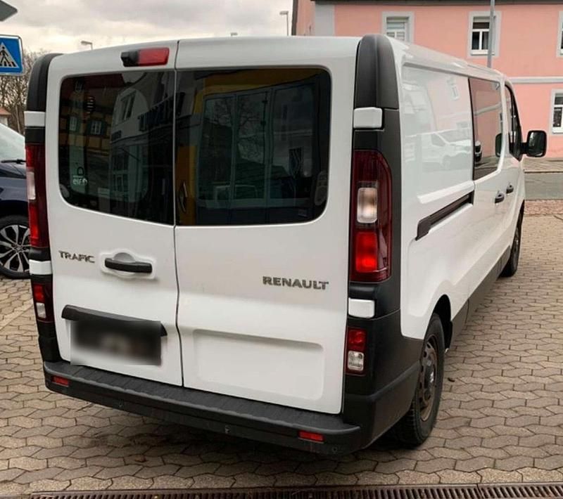 Gebraucht Renault Trafic 145 PS (106 kW) 2019 Weiß Van / Kleinbus