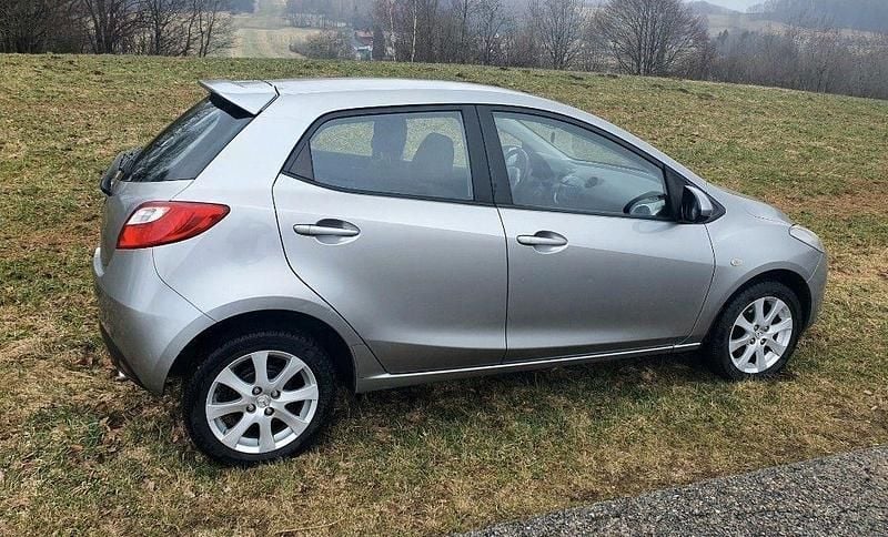 Gebraucht Mazda 2 Edition 75 PS (55 kW) 2010 Grau Kleinwagen