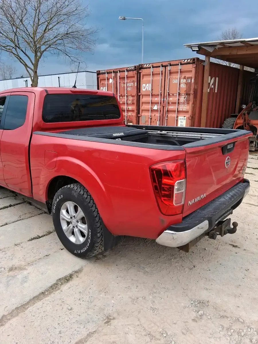Gebraucht Nissan Navara 160 PS (117 kW) 2016 Rot Pickup