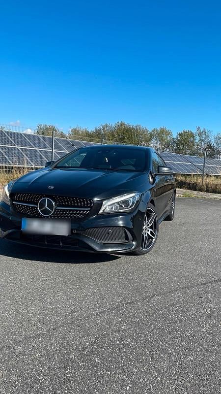 Schwarz Gebraucht 2018 Mercedes CLA220 AMG Limousine | 17.999 € (Guter Preis) - Bild 1/4