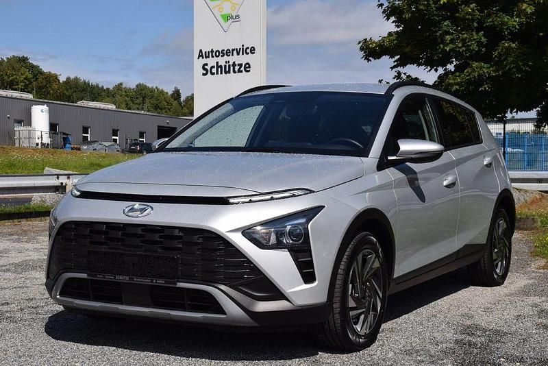 Silber Gebraucht 2022 Hyundai Bayon GO! SUV | 16.990 € (Superpreis) - Bild 1/4