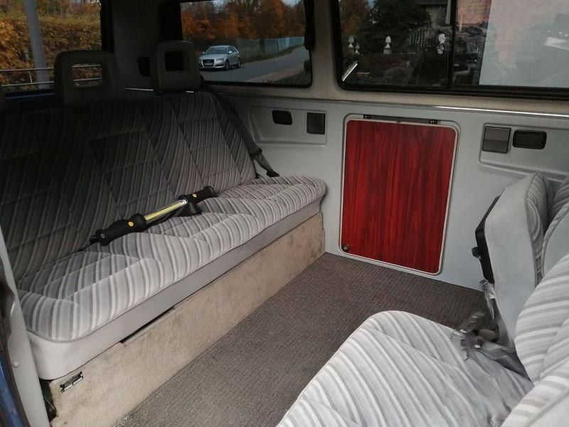 Second-hand VW Multivan 95 CP (69 kW) 1989 Albastru Monovolum