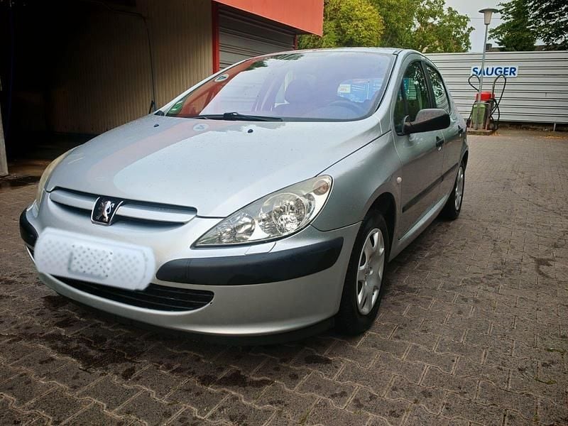 Silber Gebraucht 2003 Peugeot 307 Tendance Limousine | 1.799 € (Fairer Preis) - Bild 1/4