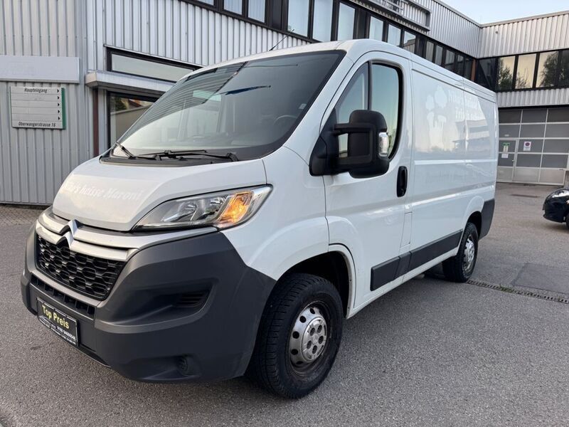 Weiß Gebraucht 2017 Citroën Jumper Van / Kleinbus | 10.890 € (Superpreis) - Bild 1/4