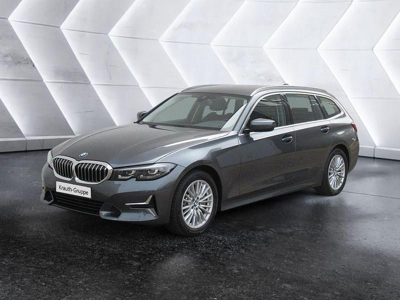 Grau Gebraucht 2022 BMW 330 Luxury Line Kombi | 29.900 € (Fairer Preis) - Bild 1/4