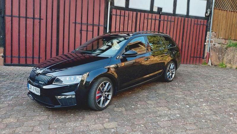 Schwarz Gebraucht 2015 Skoda Octavia RS Kombi | 14.600 € (Fairer Preis) - Bild 1/4