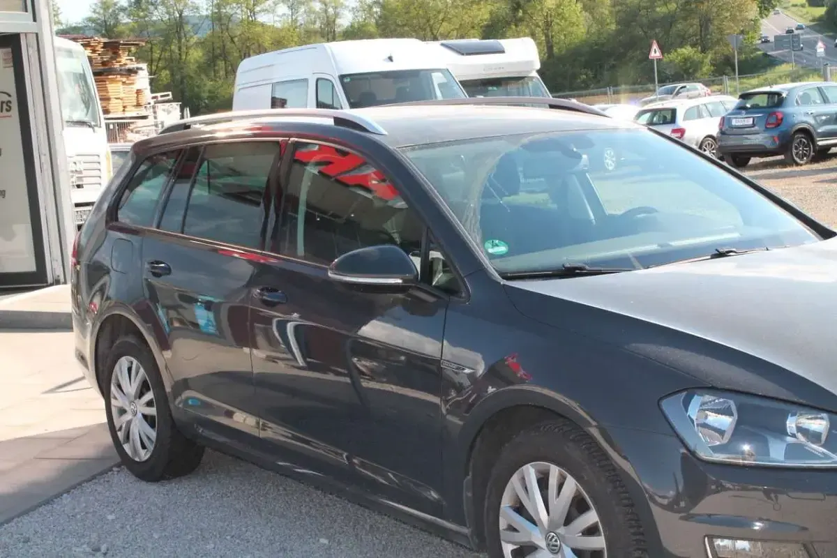 Gebraucht VW Golf VII LOUNGE 110 PS (80 kW) 2015 Grau Kombi