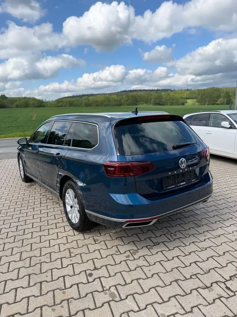 Gebraucht VW Passat Elegance 150 PS (110 kW) 2019 Blau Kombi