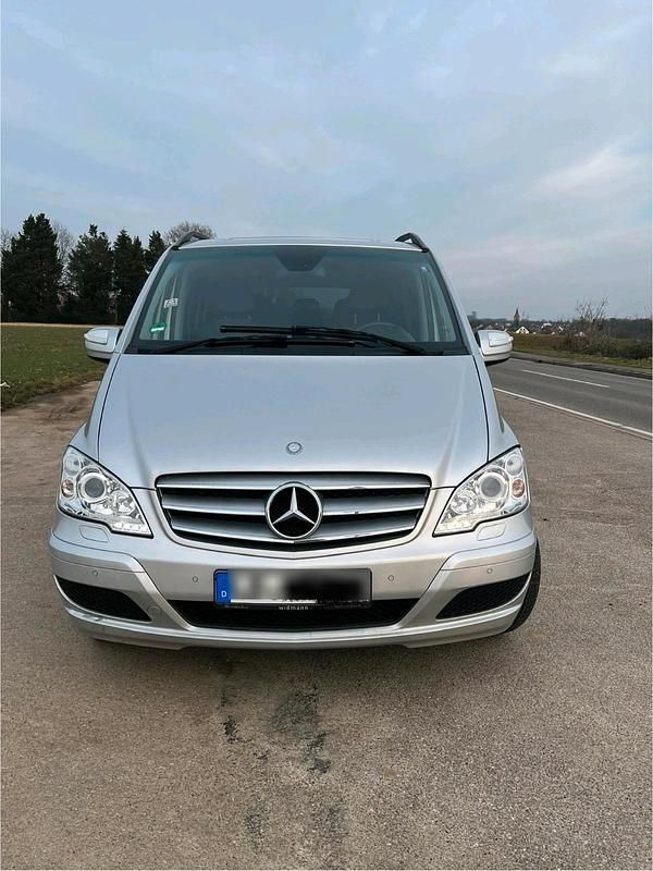 Silber Gebraucht 2013 Mercedes Viano Van / Kleinbus | 17.000 € (Fairer Preis) - Bild 1/4