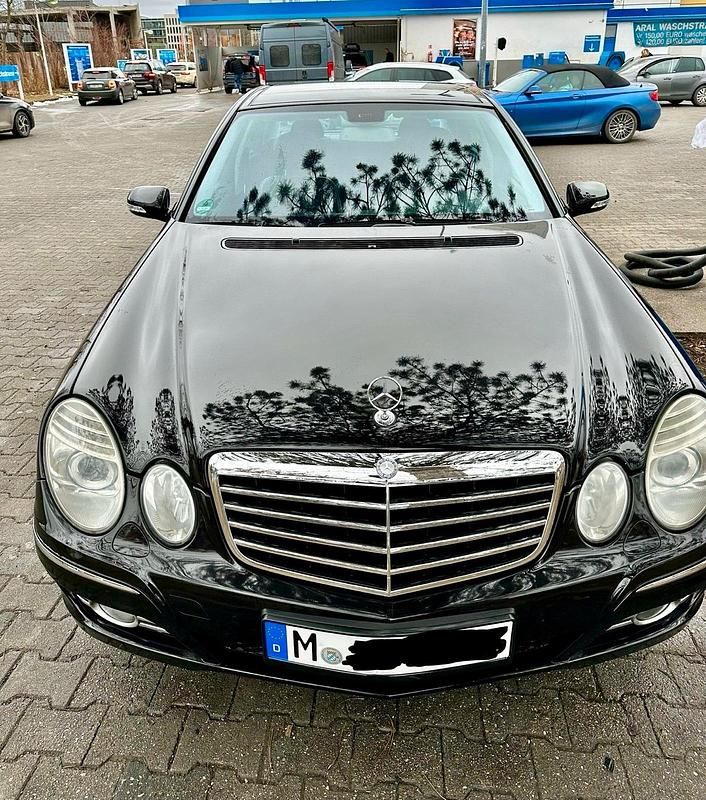 Schwarz Gebraucht 2008 Mercedes E230 Avantgarde Limousine | 5.600 € (Teuer) - Bild 1/4
