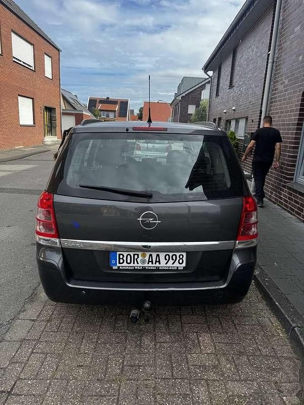 Gebraucht 2012 Opel Zafira Family Van / Kleinbus | 3.000 € (Guter Preis) - Bild 1/4