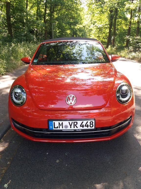 Gebraucht VW Beetle Cabriolet Design 105 PS (77 kW) 2015 Rot Cabrio