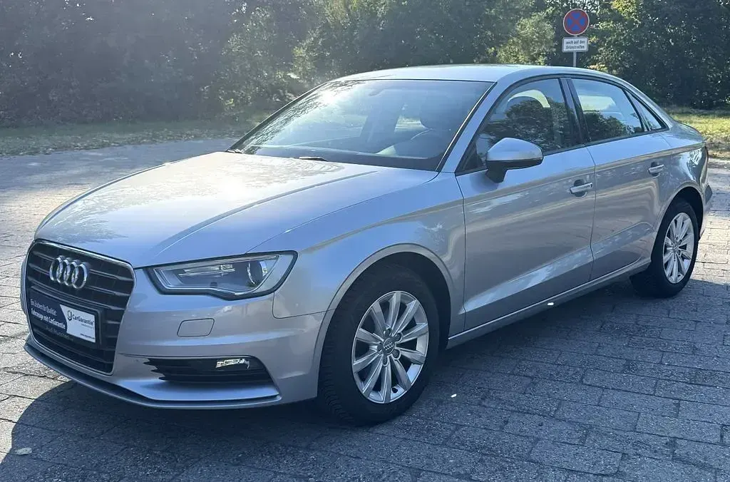 Gebraucht Audi A3 Ambiente 110 PS (80 kW) 2016 Silber Limousine
