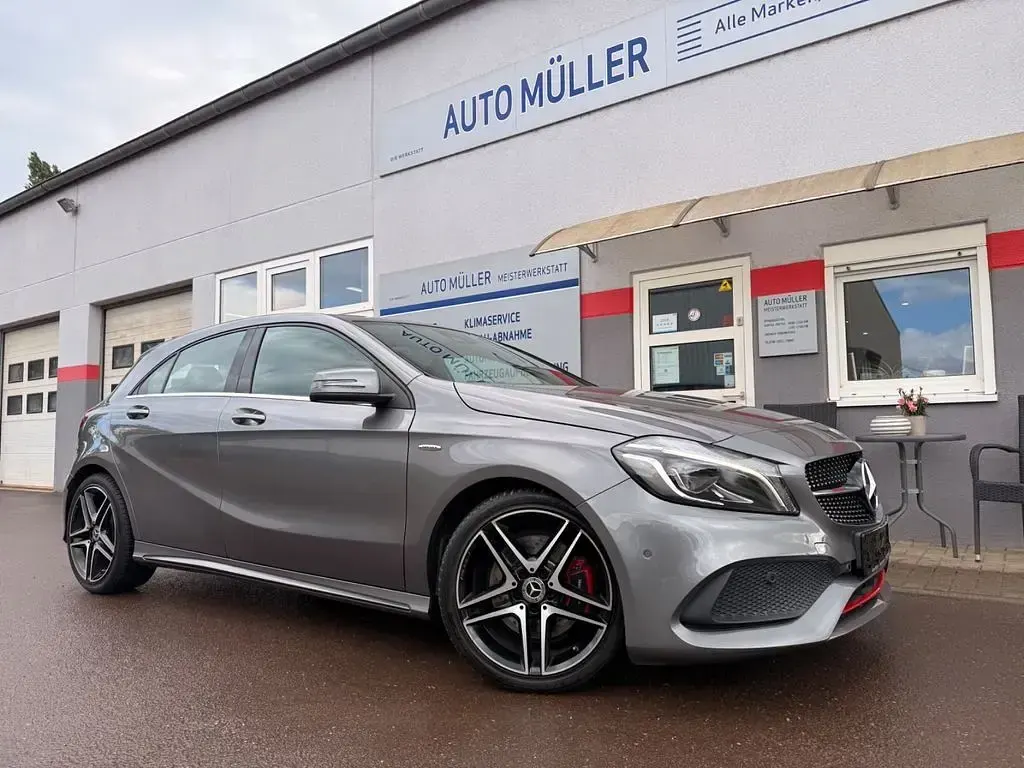 Gebraucht Mercedes A250 AMG 218 PS (160 kW) 2018 Grau Limousine