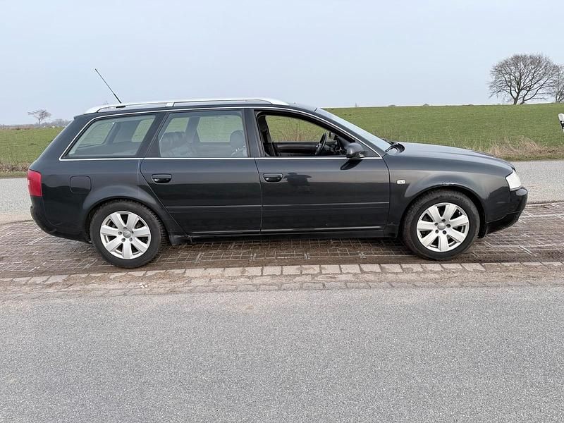 Gebraucht Audi A6 Ambiente 180 PS (132 kW) 2004 Schwarz Kombi