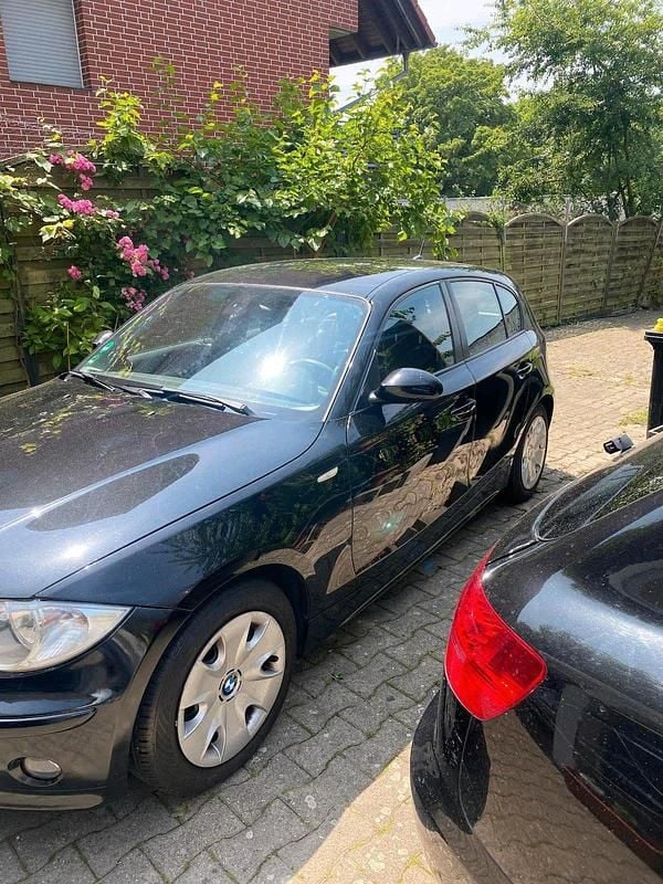 Schwarz Gebraucht 2007 BMW 118 Kleinwagen | 2.100 € (Superpreis) - Bild 1/4