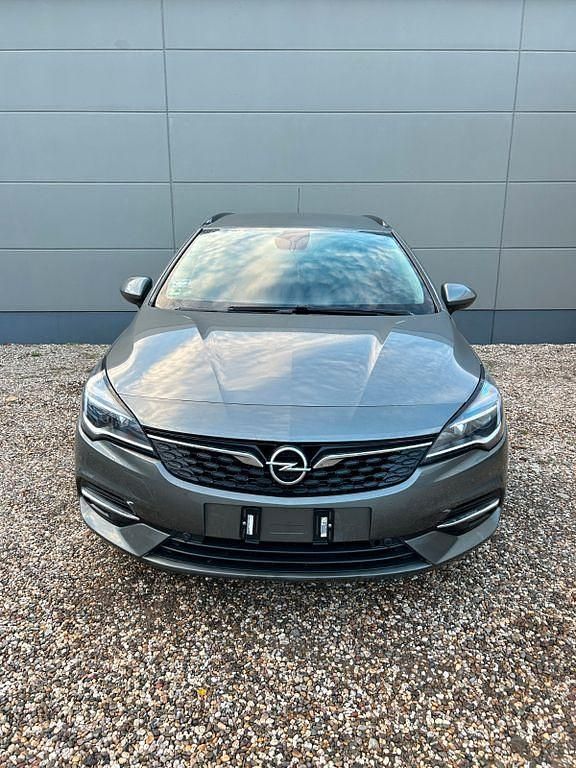 Grau Gebraucht 2020 Opel Astra Limousine | 4.900 € (Superpreis) - Bild 1/4